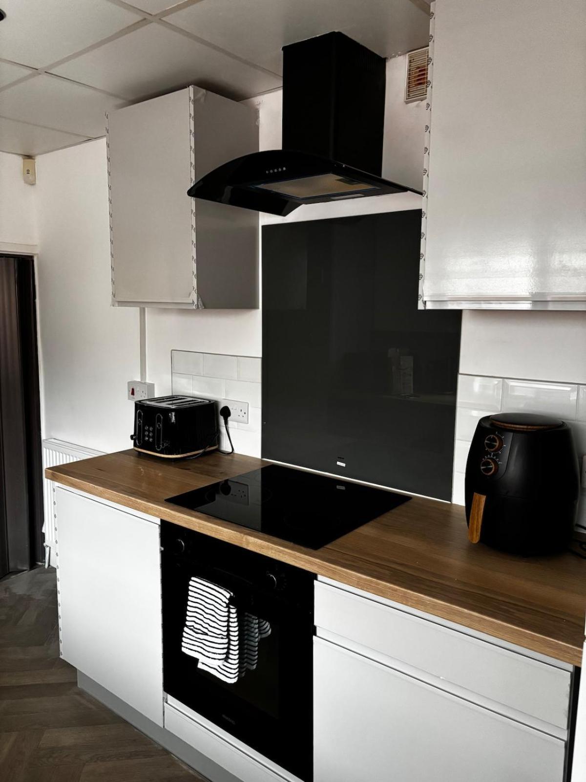 Holiday home 3 Bedroom Contractor House, 5 Min Walk To Pub Birmingham